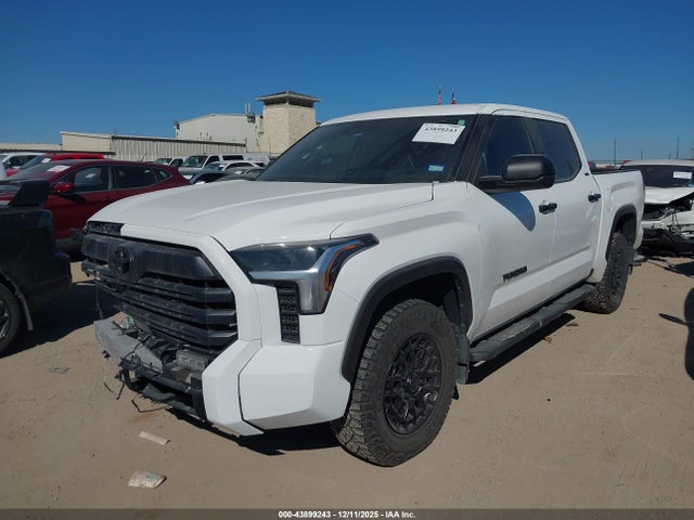 Toyota Tundra Sr5 2025 5TFLA5DB5SX329807 Image 2