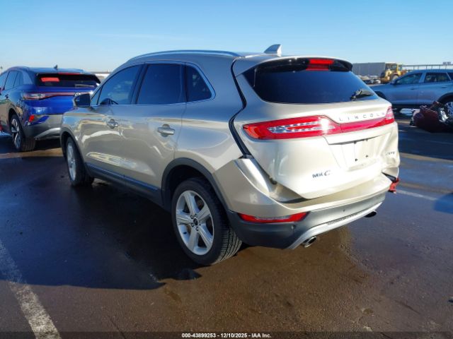 2017 LINCOLN MKC 5LMCJ1C9XHUL19560 Photo 2