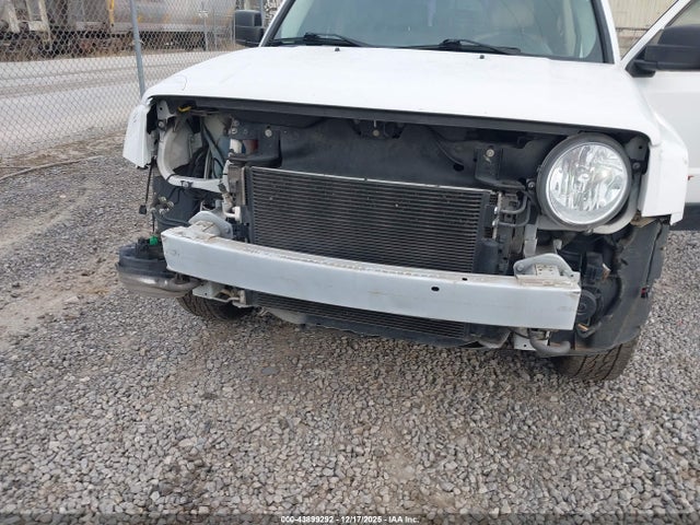 1C4NJRBB4GD730728 Jeep Patriot 75th Anniversary