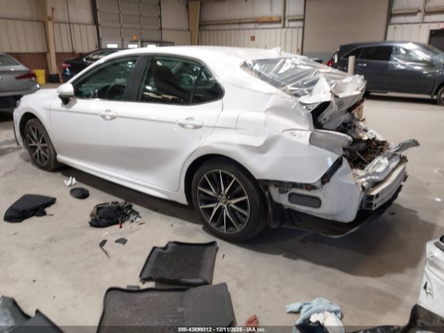 2021 TOYOTA CAMRY 4T1G11AK8MU598284 Photo 2