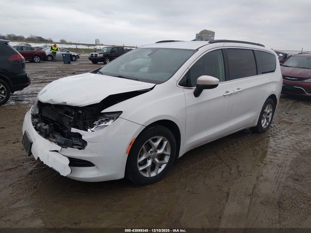 43899340 :رقم المزاد ، 2C4RC1DG9JR305578 vin ، 2018 Chrysler Pacifica Touring مزاد بيع