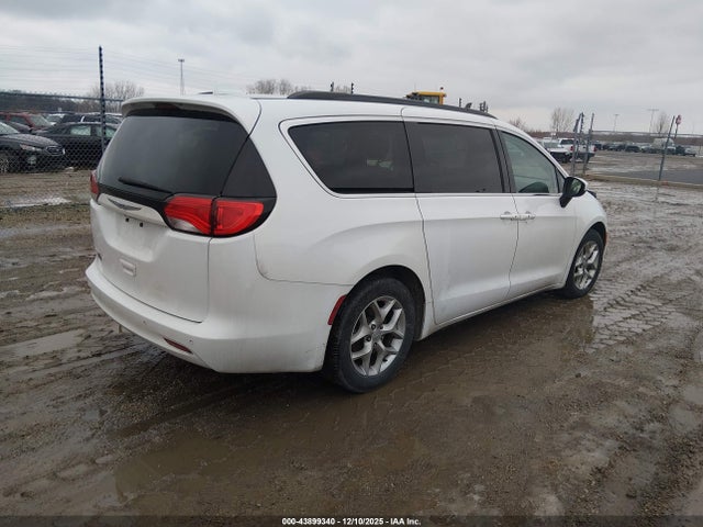 43899340 :رقم المزاد ، 2C4RC1DG9JR305578 vin ، 2018 Chrysler Pacifica Touring مزاد بيع