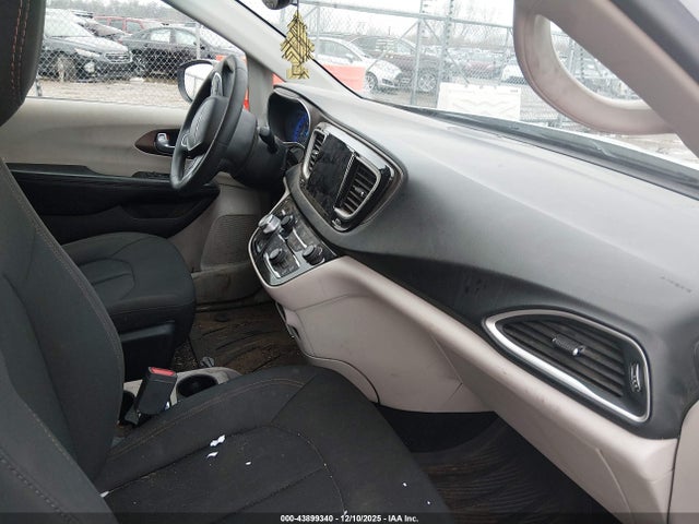 43899340 :رقم المزاد ، 2C4RC1DG9JR305578 vin ، 2018 Chrysler Pacifica Touring مزاد بيع