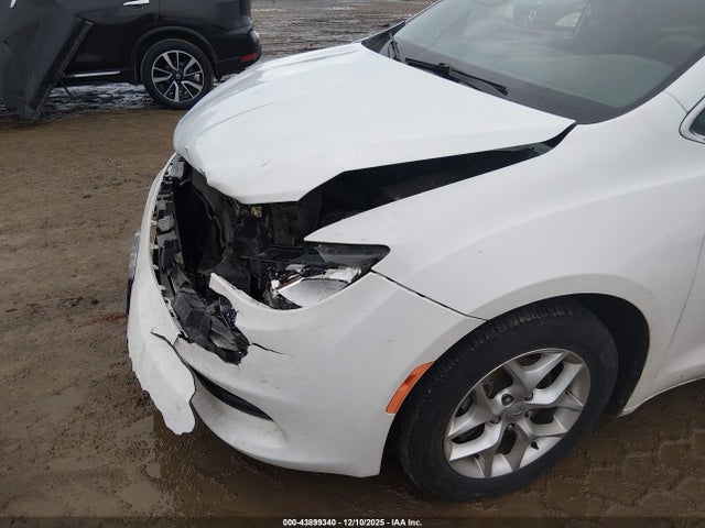 43899340 :رقم المزاد ، 2C4RC1DG9JR305578 vin ، 2018 Chrysler Pacifica Touring مزاد بيع
