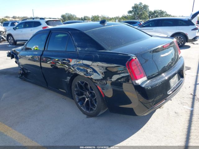 2019 CHRYSLER 300 2C3CCAAG7KH590917 Photo 2