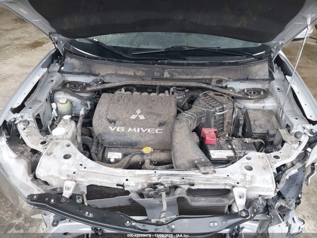 2010 MITSUBISHI OUTLANDER JA4JT4AX0AZ014647 Photo 9