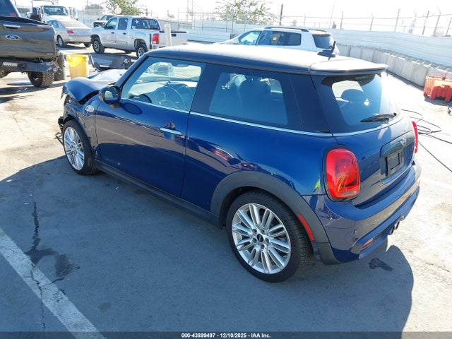 2017 MINI HARDTOP WMWXP7C5XH2A45098 Photo 2