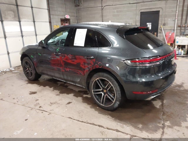 2021 PORSCHE MACAN WP1AA2A55MLB12562 Photo 2