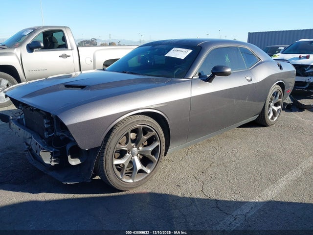 Dodge Challenger Sxt 2015 2C3CDZAG8FH700715 Image 2