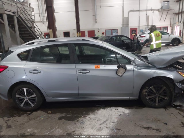 4S3GTAV67L3723985 Subaru Impreza Premium 5-door