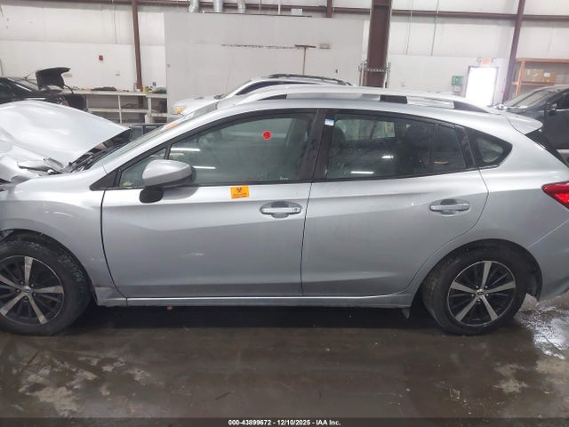 4S3GTAV67L3723985 Subaru Impreza Premium 5-door