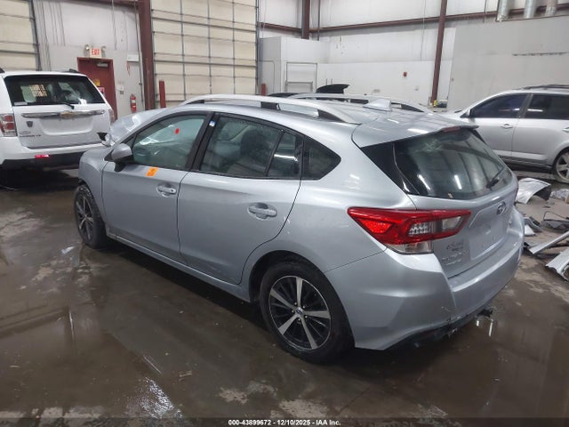 4S3GTAV67L3723985 Subaru Impreza Premium 5-door