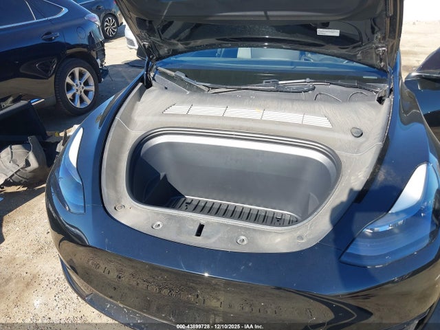 2023 TESLA MODEL Y 7SAYGDED3PF948392 Photo 9