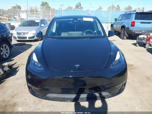 43899728 :رقم المزاد ، 7SAYGDED3PF948392 vin ، 2023 Tesla Model Y Rwd مزاد بيع
