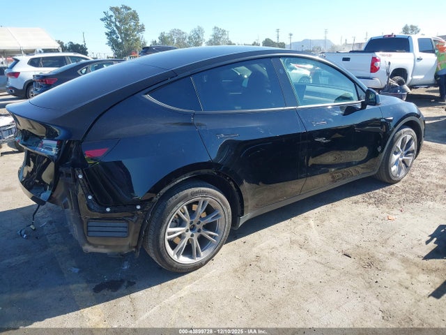 2023 TESLA MODEL Y 7SAYGDED3PF948392 Photo 3