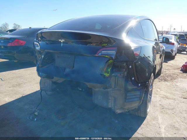 2023 TESLA MODEL Y 7SAYGDED3PF948392 Photo 5