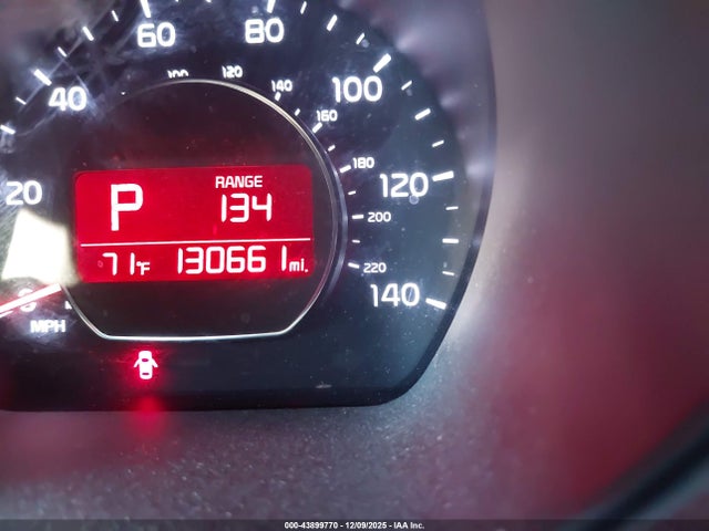 KIA SOUL + 2014 KNDJP3A58E7048159 Image 15