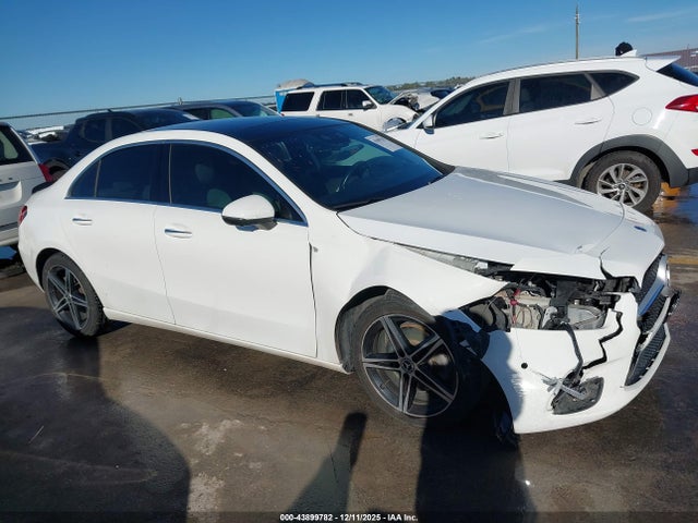 43899782 :رقم المزاد ، WDD3G4EB4KW030814 vin ، 2019 Mercedes-benz A 220 مزاد بيع