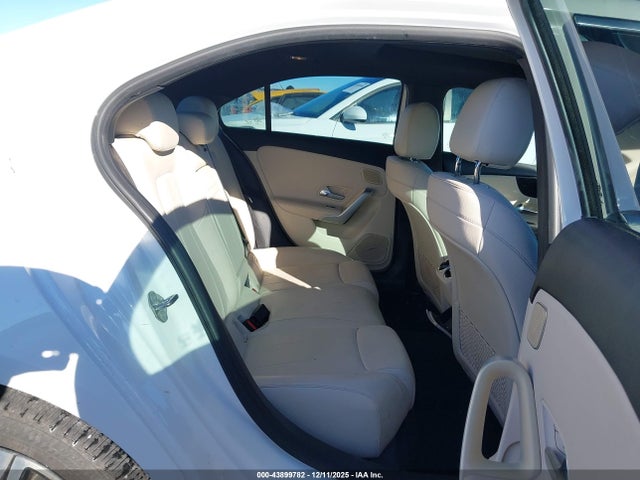 43899782 :رقم المزاد ، WDD3G4EB4KW030814 vin ، 2019 Mercedes-benz A 220 مزاد بيع
