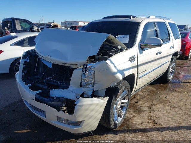 2013 CADILLAC ESCALADE 1GYS3DEFXDR104575 Photo 1