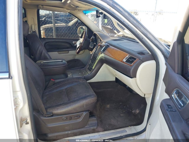 2013 CADILLAC ESCALADE 1GYS3DEFXDR104575 Photo 4