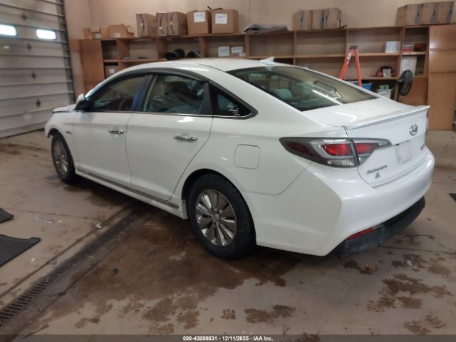 2017 HYUNDAI SONATA HYBRID KMHE24L30HA064859 Photo 2