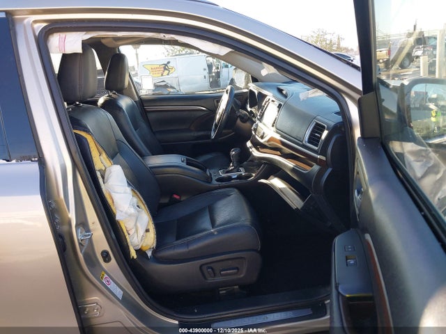 Toyota Highlander Limited V6 2015 5TDYKRFH5FS064037 Image 5