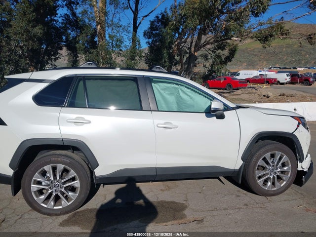 Toyota Rav4 Xle Premium 2022 2T3C1RFV7NW231028 Image 13