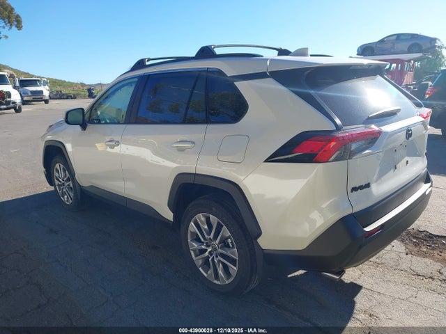 Toyota Rav4 Xle Premium 2022 2T3C1RFV7NW231028 Image 3