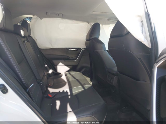 Toyota Rav4 Xle Premium 2022 2T3C1RFV7NW231028 Image 8