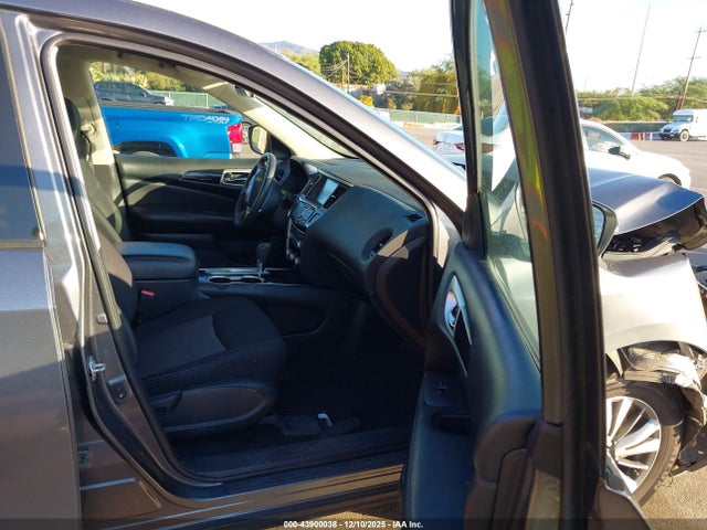 5N1DR2MN1JC653666 Nissan Pathfinder S