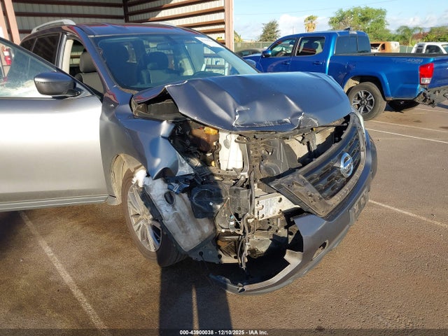 5N1DR2MN1JC653666 Nissan Pathfinder S
