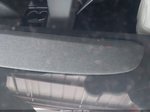 2026 TESLA MODEL Y 7SAYGDEDXTF434131 Photo 6