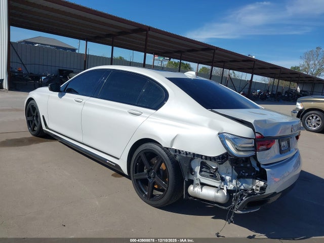 2017 BMW 750I WBA7F0C39HGM21721 Photo 2