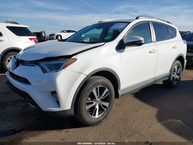 2T3WFREV6JW510920 Toyota Rav4 Xle