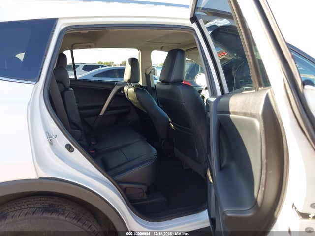 2T3WFREV6JW510920 Toyota Rav4 Xle