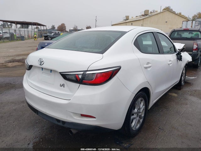 43900149 :رقم المزاد ، 3MYDLBYV0JY314731 vin ، 2018 Toyota Yaris Ia مزاد بيع