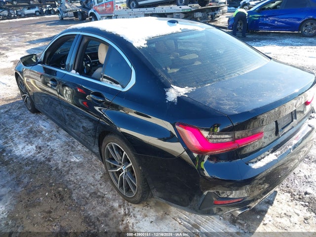 2021 BMW 330I 3MW5R1J00M8B82176 Photo 2