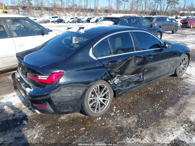 2021 BMW 330I 3MW5R1J00M8B82176 Photo 3