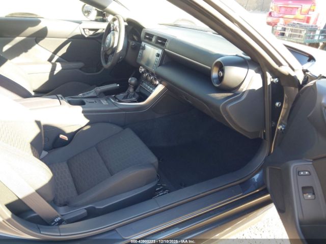 2025 TOYOTA GR86 JF1ZNBB18S8759855 Photo 4