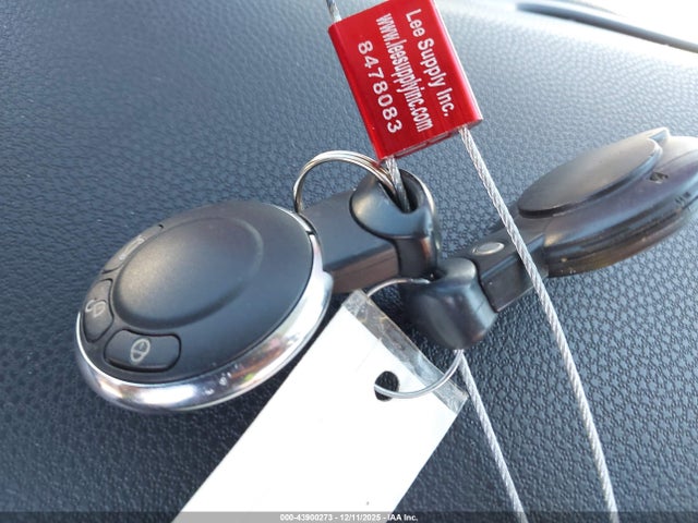 2010 MINI COOPER S WMWMS3C53ATY51209 Photo 10