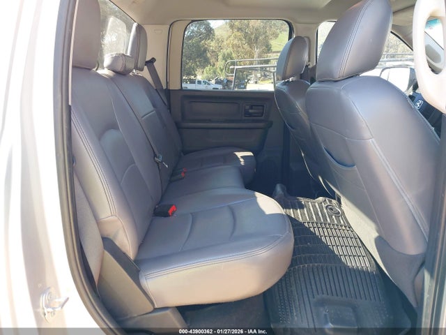 3C6UR5HJ8HG670735 RAM 2500 Tradesman 4x4 8&#039; Box