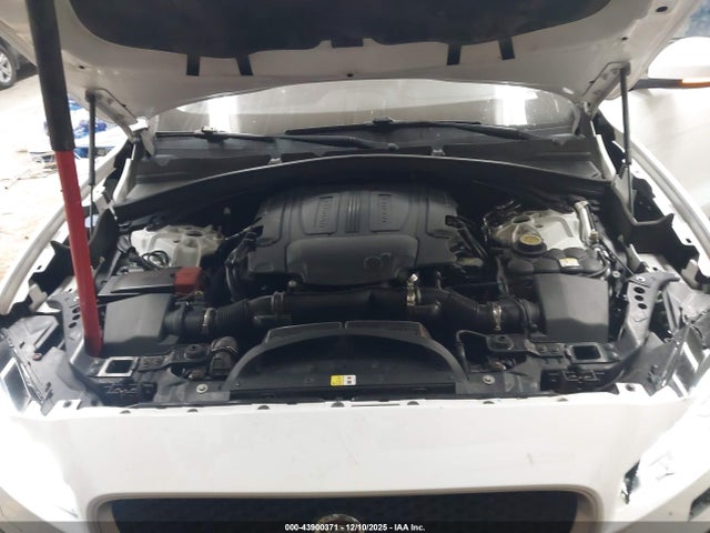 2017 JAGUAR F-PACE SADCL2BV9HA099291 Photo 9