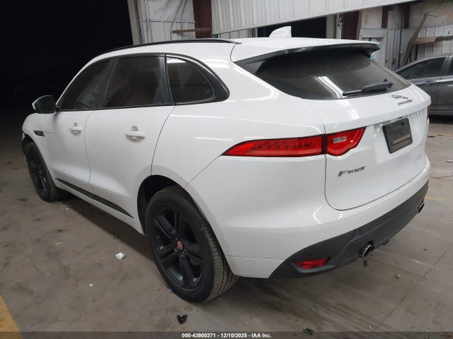 2017 JAGUAR F-PACE SADCL2BV9HA099291 Photo 2