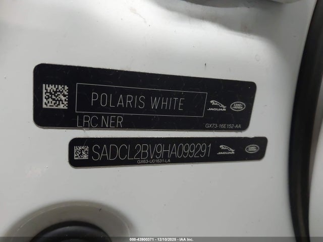 2017 JAGUAR F-PACE SADCL2BV9HA099291 Photo 8