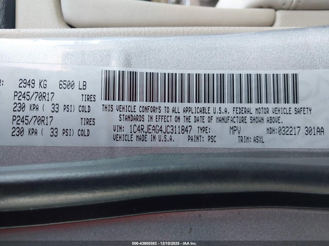 1C4RJEAG4JC311847 Jeep Grand Cherokee Laredo 4x2