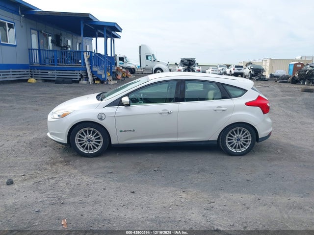 Ford FOCUS ELECTRIC 2014 1FADP3R47EL255258 Image 14
