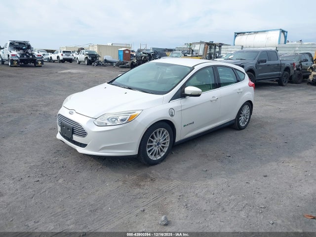 Ford FOCUS ELECTRIC 2014 1FADP3R47EL255258 Image 2