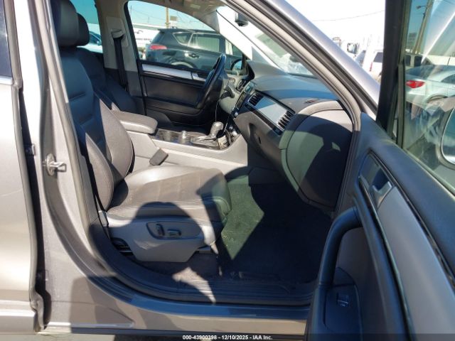 2012 VOLKSWAGEN TOUAREG WVGFF9BP4CD005203 Photo 4