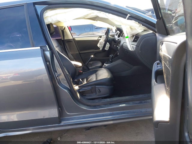 3VWD17AJ0EM421300 Volkswagen Jetta 1.8t Se